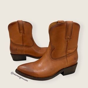 $369 Frye Billy Short Pull On Cognac Leather Western Cowboy Boho ComfyAnkle Boot